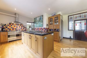 kitchen- click for photo gallery